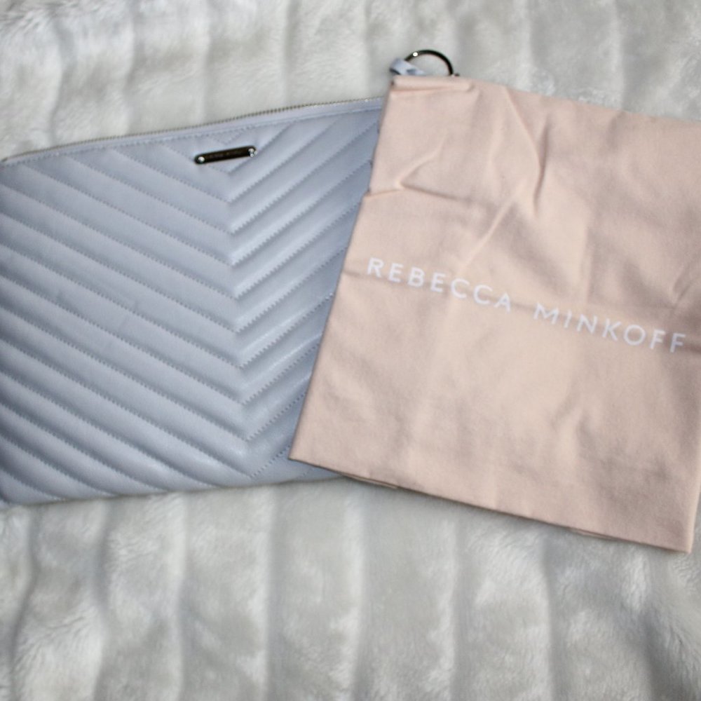You will look CLASSY with this Rebecca Minkoff Edie Large Leather Zip Clutch - Picture 1 of 13